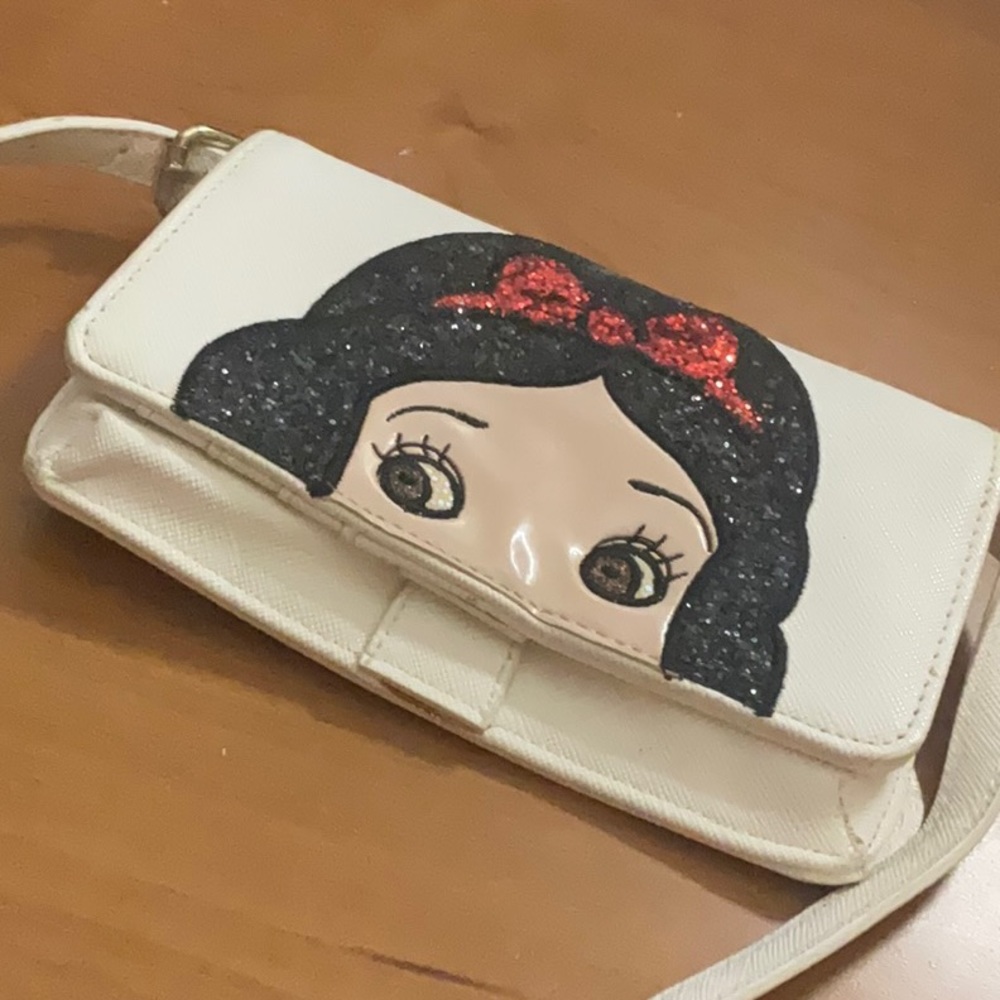 Snow white crossbody by Danielle Nicole